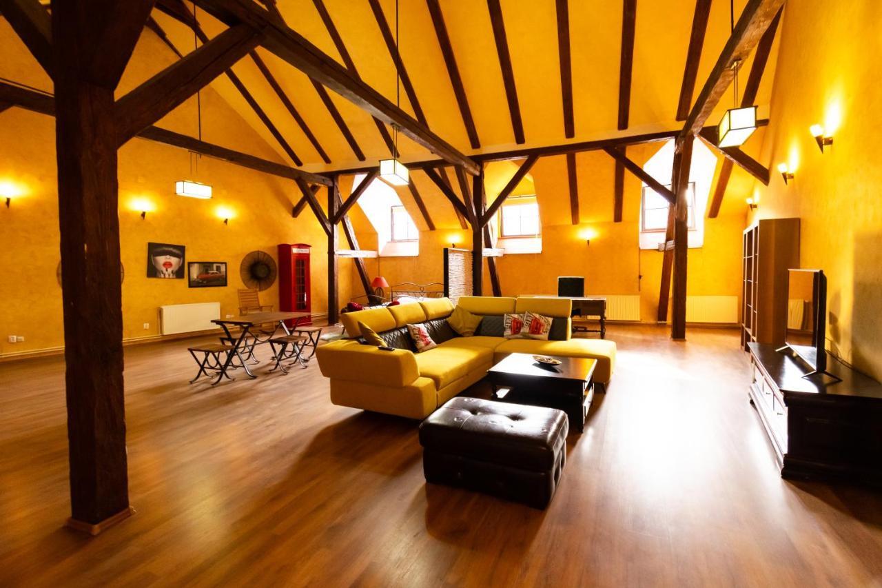 The Attic - Large Open-Space In The Old Town Of Brasov, Minutes Away From The Black Church Braşov Exterior foto